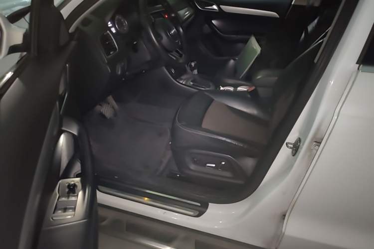 Used Audi Q3 2018 30th Anniversary Edition 30 TFSI Fashion Model Driver Seat