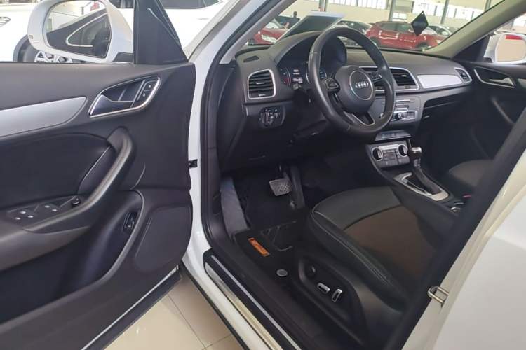 Used Audi Q3 2018 30th Anniversary Edition 35 TFSI Fashion Model Driver Seat