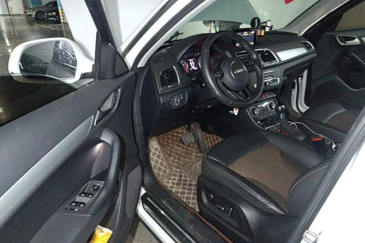 Used Audi Q3 2018 30th Anniversary Edition 30 TFSI Fashion Model Driver Seat