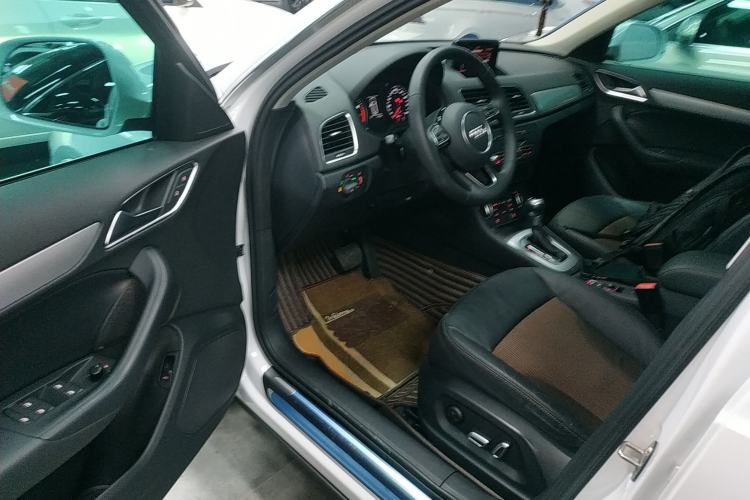 Used Audi Q3 2018 30th Anniversary Edition 30 TFSI Fashion Model Driver Seat