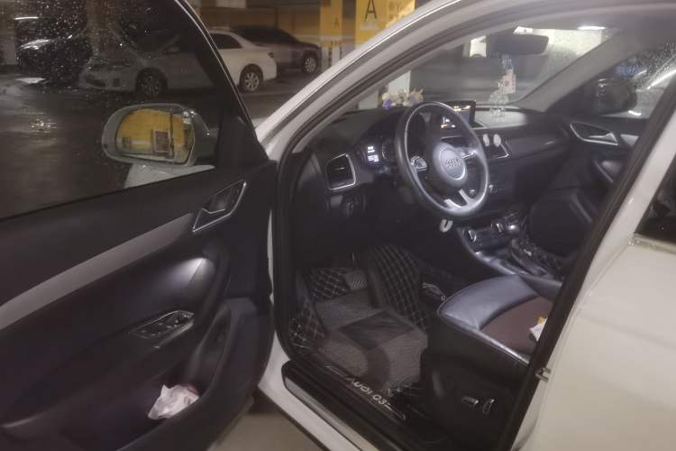 Used Audi Q3 2018 30th Anniversary Edition 30 TFSI Fashion Model Driver Seat