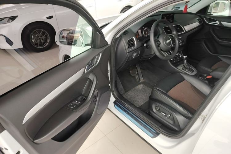 Used Audi Q3 2018 30th Anniversary Edition 30 TFSI Fashion Model Driver Seat