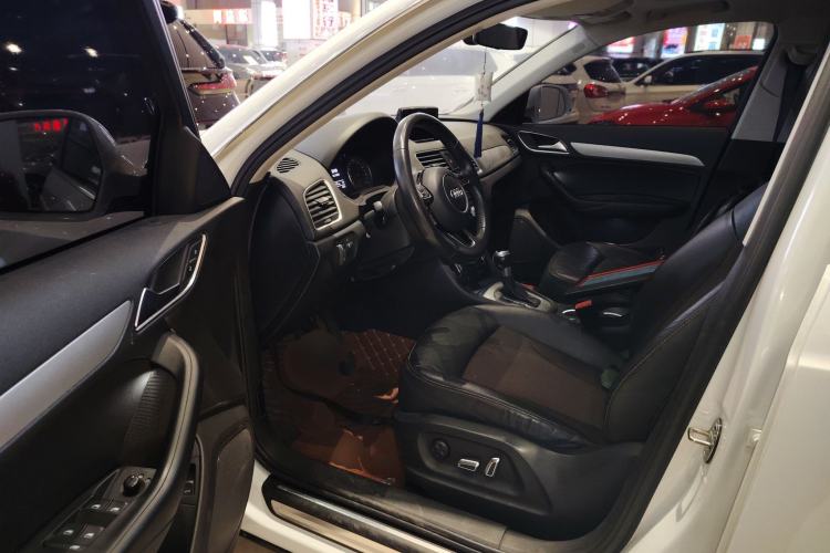 Used Audi Q3 2018 30th Anniversary Edition 30 TFSI Fashion Model Driver Seat