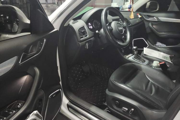 Used Audi Q3 2018 30th Anniversary Edition 30 TFSI Style Model Driver Seat