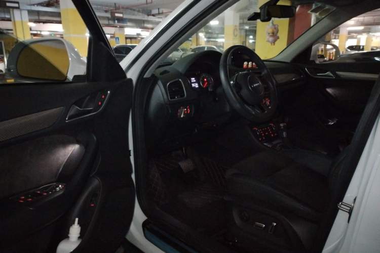 Used Audi Q3 2018 30th Anniversary Edition 35 TFSI Sport Model Driver Seat