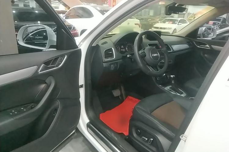 Used Audi Q3 2018 30th Anniversary Edition 30 TFSI Fashion Model Driver Seat