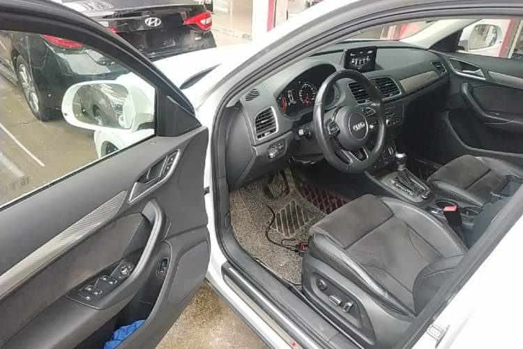 Used Audi Q3 2018 30th Anniversary Edition 35 TFSI Sport Model Driver Seat
