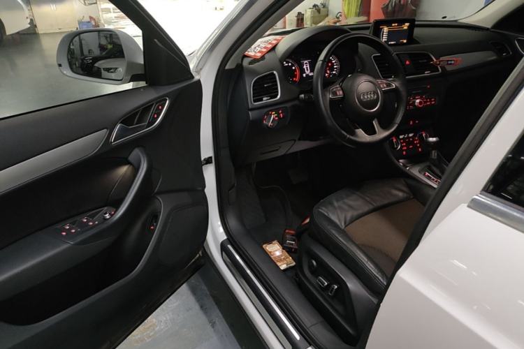 Used Audi Q3 2018 30th Anniversary Edition 30 TFSI Fashion Model Driver Seat