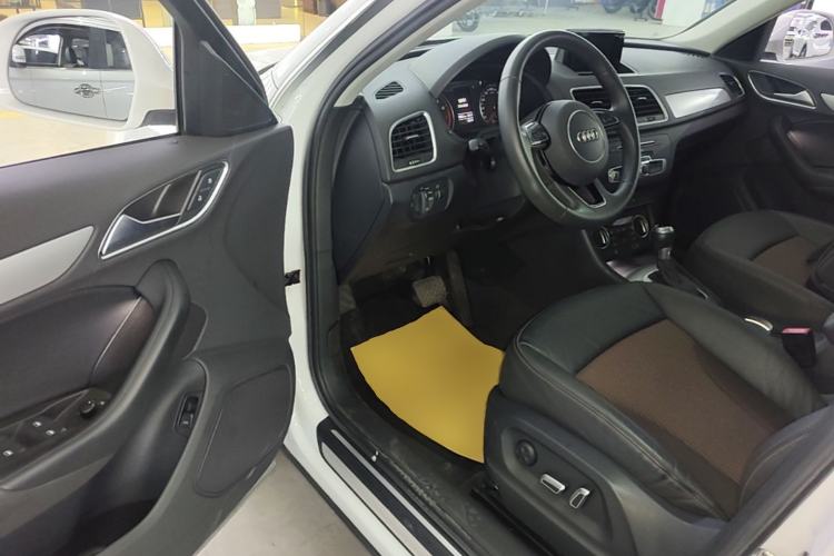 Used Audi Q3 2018 30 TFSI Fashion Edition Collector's Version Driver Seat