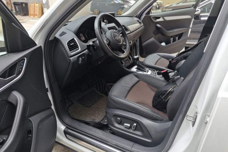 Used Audi Q3 2018 30th Anniversary Edition 30 TFSI Fashion Model Driver Seat