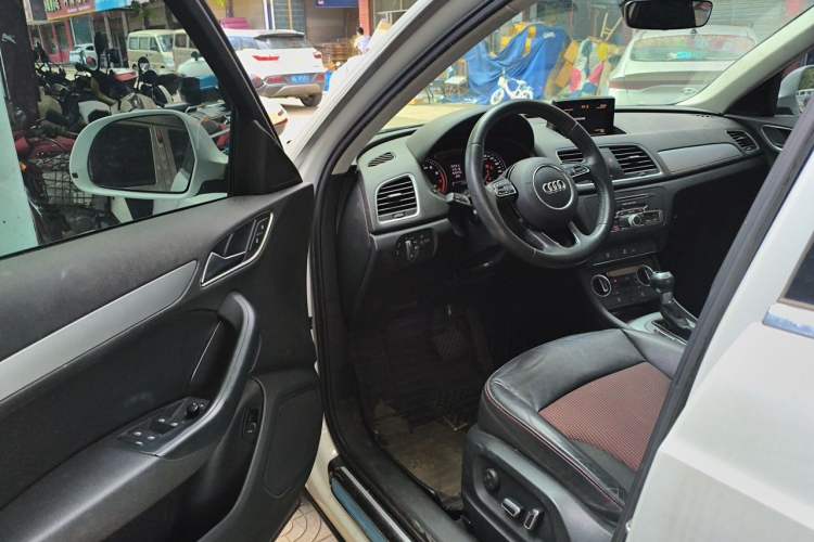 Used Audi Q3 2018 30 TFSI Fashion Edition Collector's Version Driver Seat