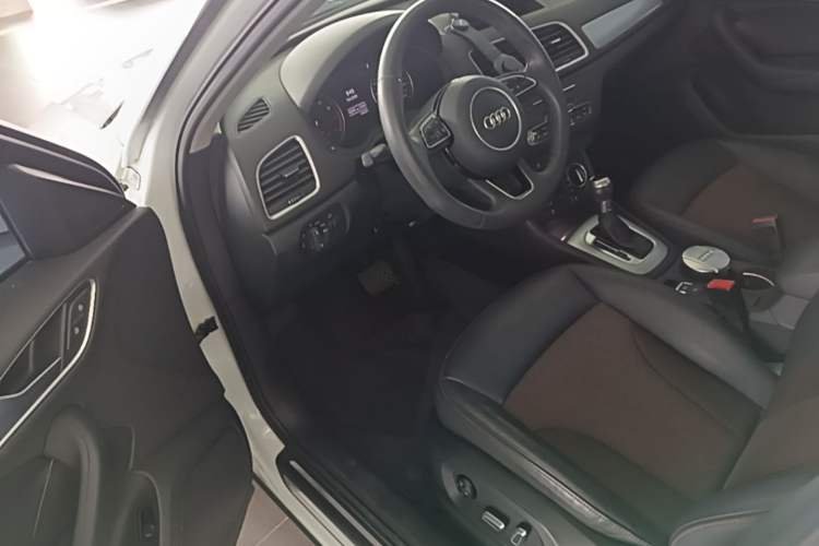 Used Audi Q3 2018 30th Anniversary Edition 30 TFSI Fashion Model Driver Seat