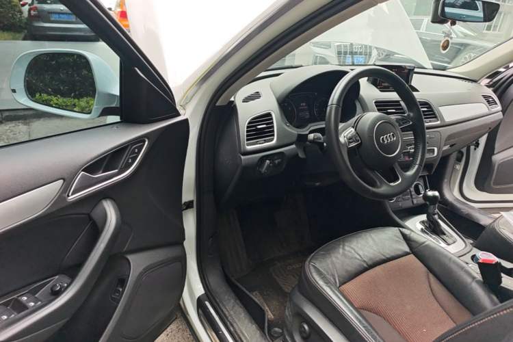 Used Audi Q3 2018 30th Anniversary Edition 30 TFSI Fashion Model Driver Seat