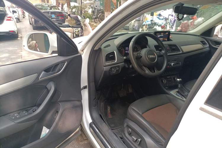 Used Audi Q3 2018 30th Anniversary Edition 30 TFSI Standard Model Driver Seat