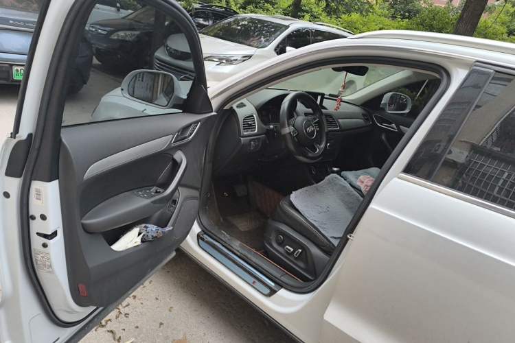 Used Audi Q3 2018 30 TFSI Fashion Edition Collector's Version Driver Seat