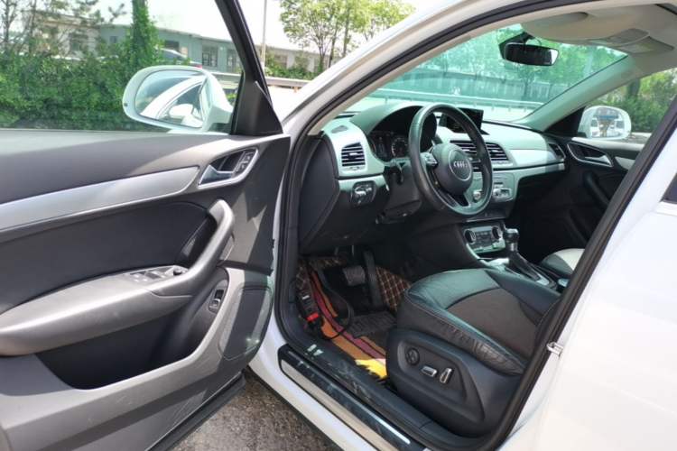 Used Audi Q3 2018 30th Anniversary Edition 30 TFSI Fashion Model Driver Seat