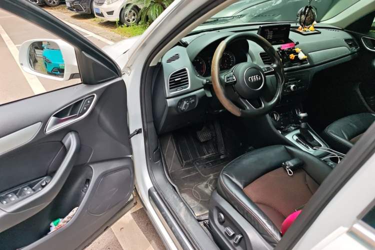 Used Audi Q3 2018 30th Anniversary Edition 30 TFSI Style Model Driver Seat