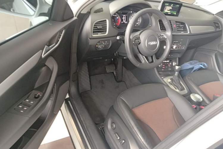 Used Audi Q3 2018 30th Anniversary Edition 30 TFSI Fashion Model Driver Seat