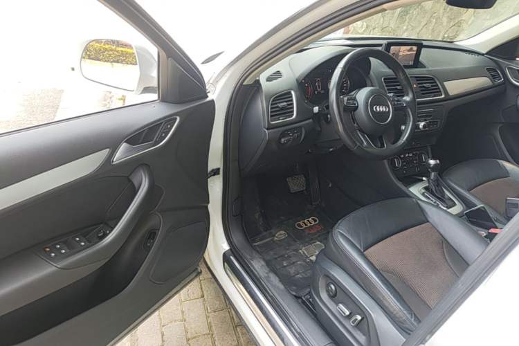 Used Audi Q3 2018 30th Anniversary Edition 30 TFSI Fashion Model Driver Seat