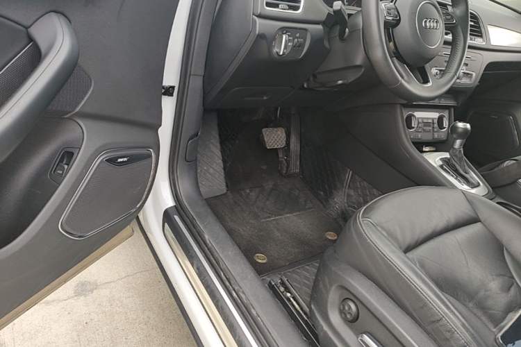 Used Audi Q3 2018 30th Anniversary Edition 30 TFSI Style Model Driver Seat