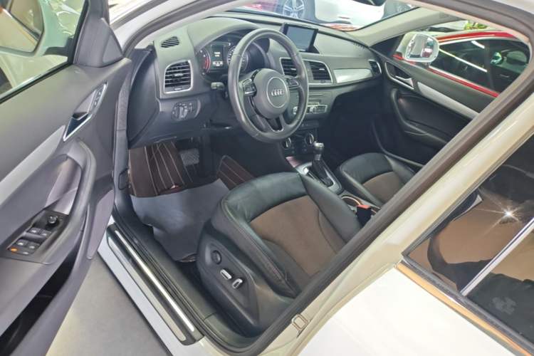 Used Audi Q3 2018 30 TFSI Fashion Edition Collector's Version Driver Seat