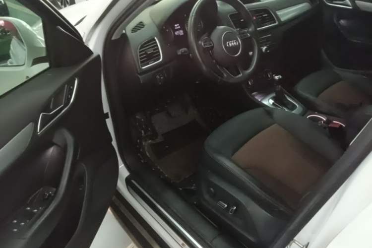 Used Audi Q3 2018 30 TFSI Fashion Edition Collector's Version Driver Seat