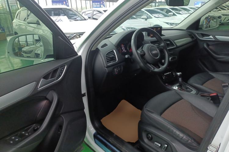 Used Audi Q3 2018 30th Anniversary Edition 30 TFSI Fashion Model Driver Seat