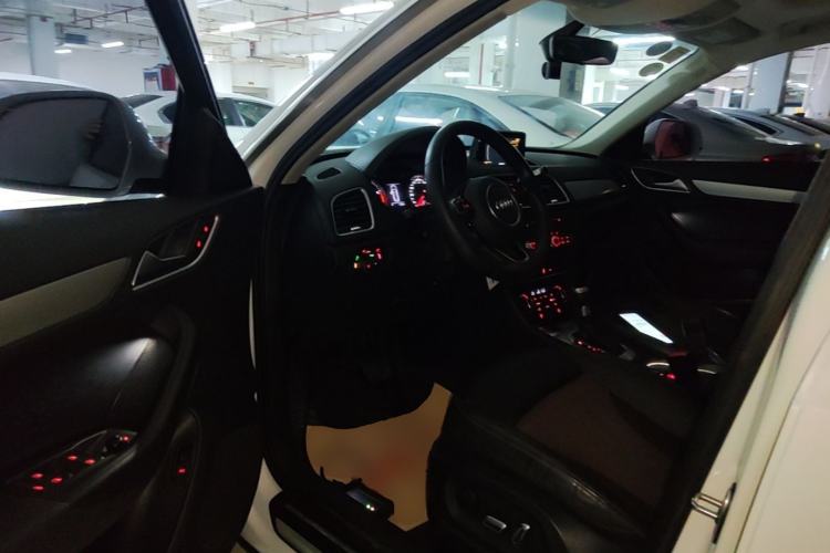 Used Audi Q3 2018 30th Anniversary Edition 30 TFSI Fashion Model Driver Seat