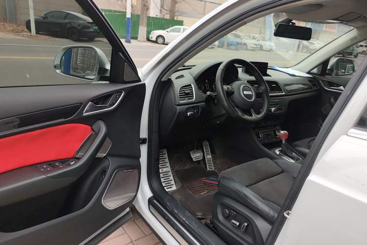 Used Audi Q3 2018 30th Anniversary Edition 35 TFSI Sport Model Driver Seat