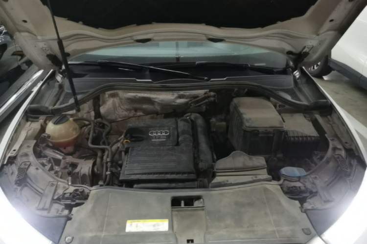 Used Audi Q3 2018 30th Anniversary Edition 30 TFSI Fashion Model Engine Bay