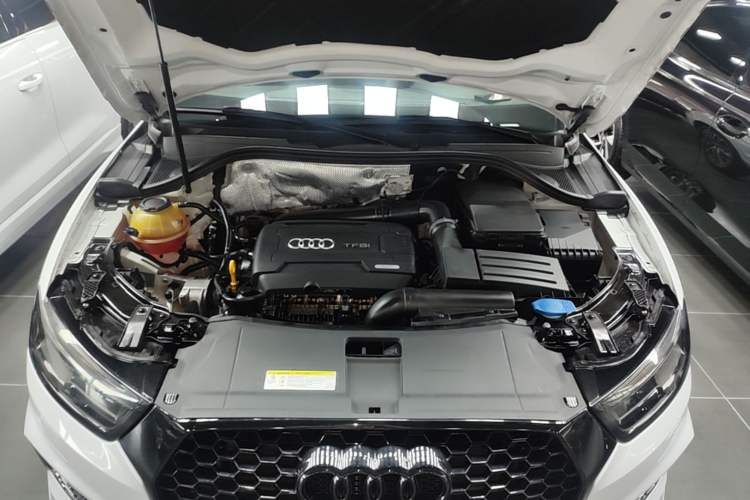 Used Audi Q3 2018 35 TFSI Fashion Edition Collector's Model Engine Bay