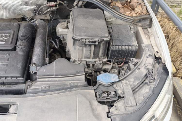 Used Audi Q3 2018 30th Anniversary Edition 30 TFSI Fashion Model Engine Bay Left
