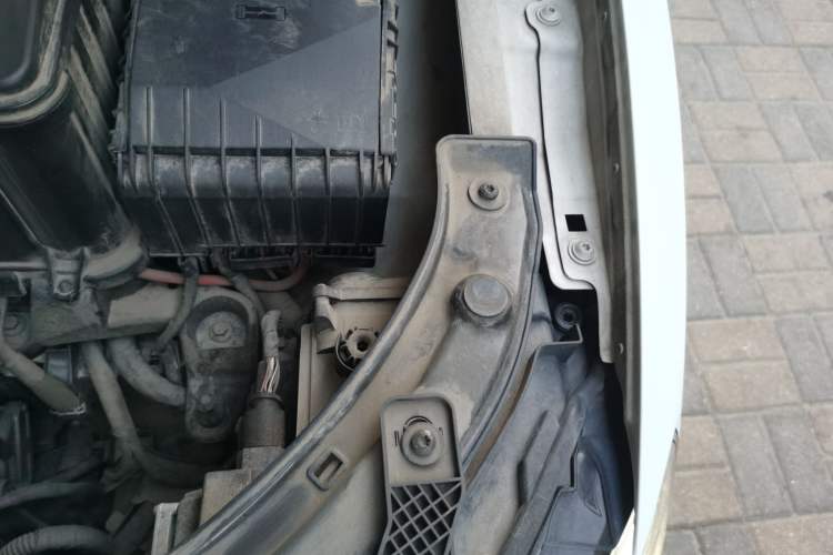 Used Audi Q3 2018 30th Anniversary Edition 30 TFSI Fashion Model Engine Bay Left