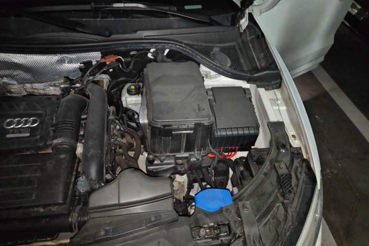 Used Audi Q3 2018 30th Anniversary Edition 30 TFSI Fashion Model Engine Bay Left