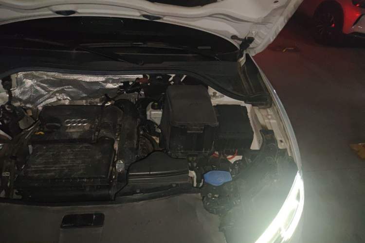 Used Audi Q3 2018 30 TFSI Fashion Edition Collector's Version Engine Bay Left