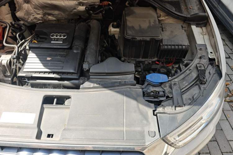 Used Audi Q3 2018 30th Anniversary Edition 30 TFSI Fashion Model Engine Bay Left