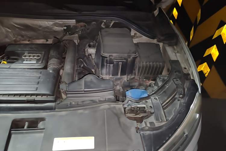 Used Audi Q3 2018 30th Anniversary Edition 30 TFSI Fashion Model Engine Bay Left