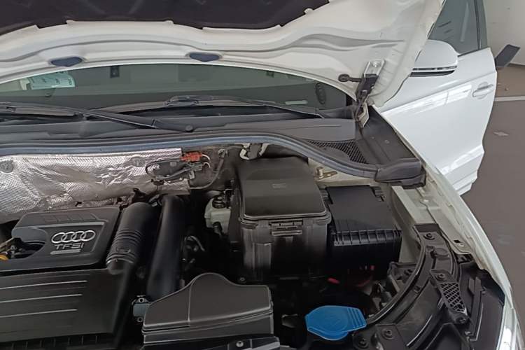 Used Audi Q3 2018 30th Anniversary Edition 30 TFSI Fashion Model Engine Bay Left
