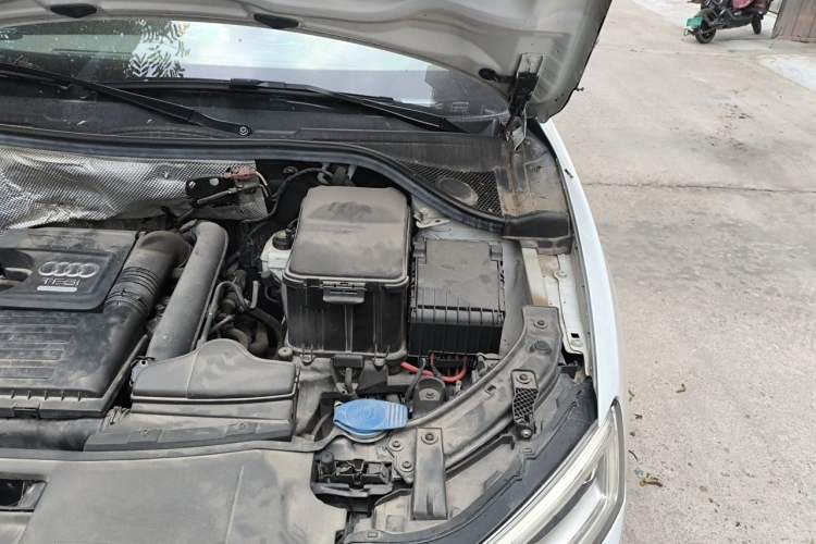 Used Audi Q3 2018 30 TFSI Fashion Edition Collector's Version Engine Bay Left