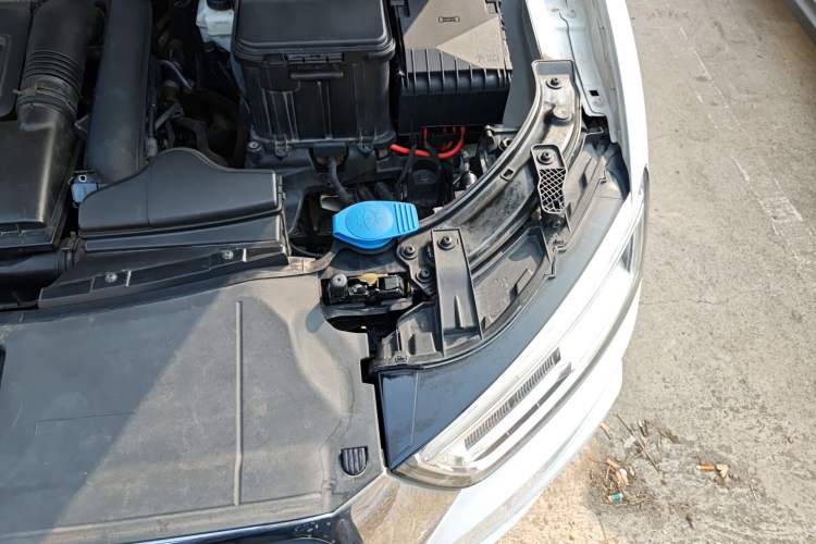 Used Audi Q3 2018 30th Anniversary Edition 30 TFSI Fashion Model Engine Bay Left