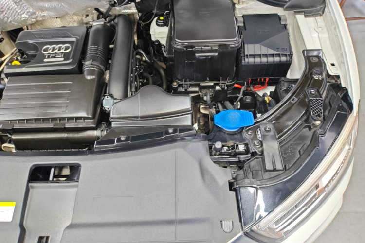 Used Audi Q3 2018 30 TFSI Fashion Edition Collector's Version Engine Bay Left