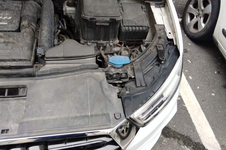 Used Audi Q3 2018 30 TFSI Fashion Edition Collector's Version Engine Bay Left