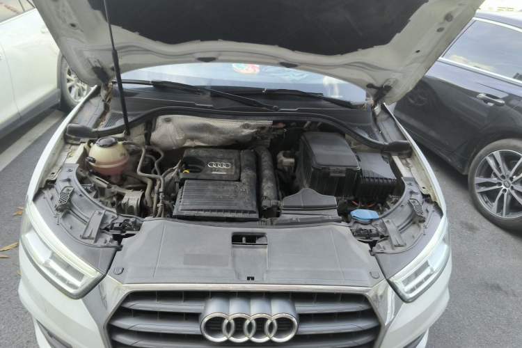 Used Audi Q3 2018 30th Anniversary Edition 30 TFSI Fashion Model Engine Bay