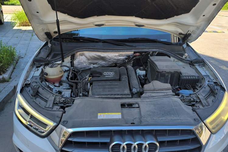 Used Audi Q3 2018 30th Anniversary Edition 30 TFSI Fashion Model Engine Bay