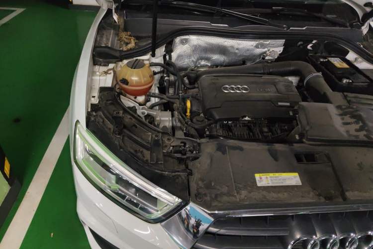Used Audi Q3 2018 30th Anniversary Edition 35 TFSI Fashion Model Engine Bay Right