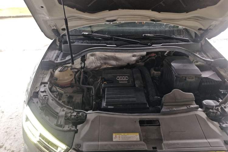 Used Audi Q3 2018 30th Anniversary Edition 30 TFSI Fashion Model Engine Bay Right