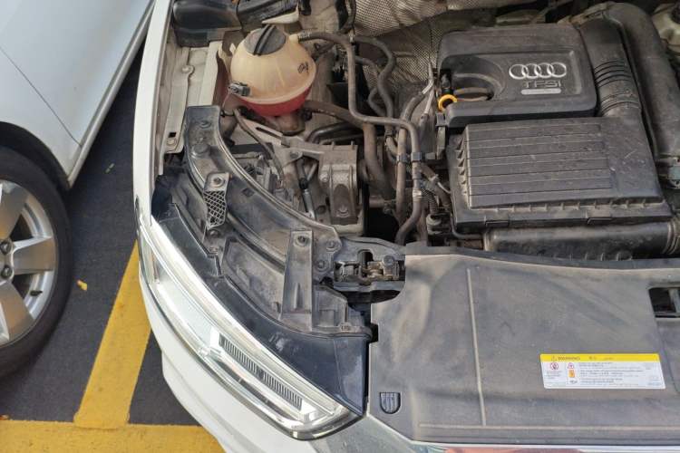 Used Audi Q3 2018 30th Anniversary Edition 30 TFSI Fashion Model Engine Bay Right
