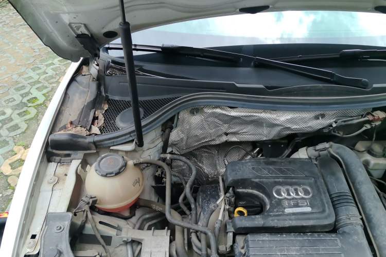 Used Audi Q3 2018 30th Anniversary Edition 30 TFSI Fashion Model Engine Bay Right