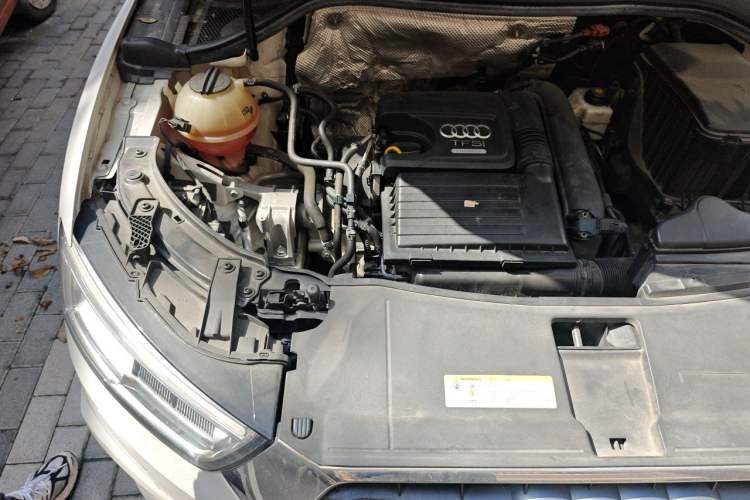 Used Audi Q3 2018 30th Anniversary Edition 30 TFSI Fashion Model Engine Bay Right