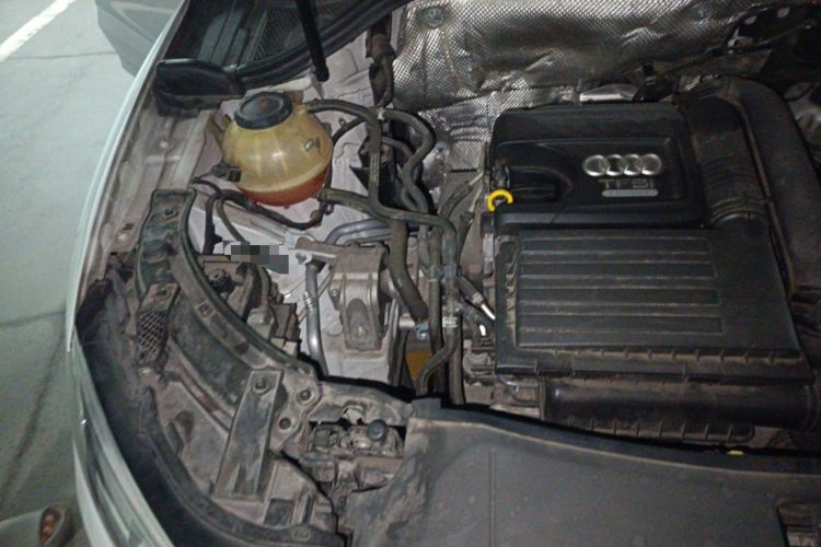 Used Audi Q3 2018 30th Anniversary Edition 30 TFSI Fashion Model Engine Bay Right